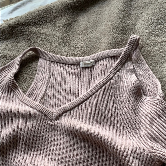 V-neck off the shoulder long sleeve sweater - Picture 4 of 4